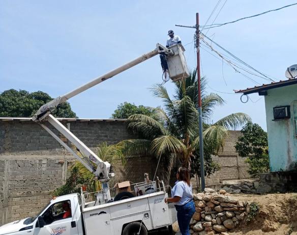 Instalación de luminarias beneficia a más de 500 familias guaireñas