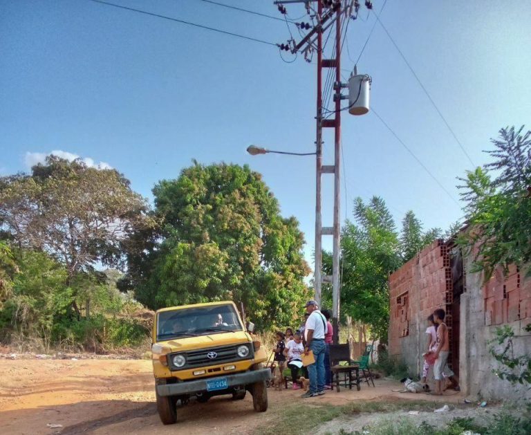 Instalado transformador en la parroquia Acevedo de Miranda