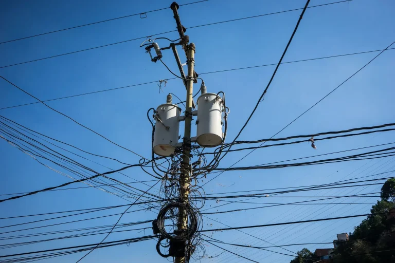 Consejos Comunales del Eje Metropolitano impulsan diagnósticos eléctricos comunitarios