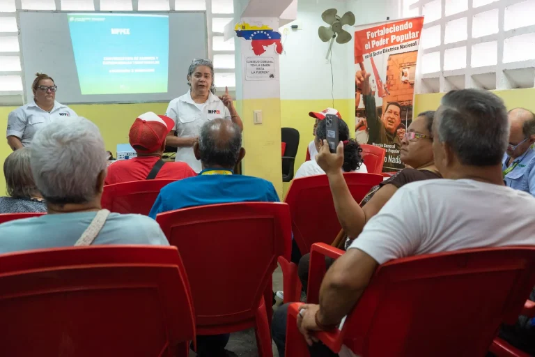 Consejos comunales de La Vega fortalecen gestión energética mediante intercambio de saberes