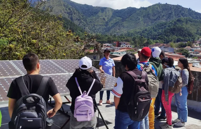 Estudiantes de la Universidad de Los Andes realizan taller en instalaciones de Fundelec Mérida