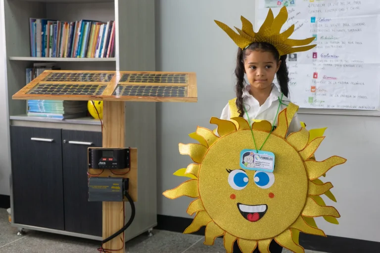 Estudiantes del Complejo Educativo Nacional “Mariano Picón Salas” cierran proyecto en formación energética
