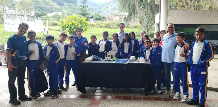Fundelec impulsa la cultura de las energías renovables capacitando a estudiantes de primaria