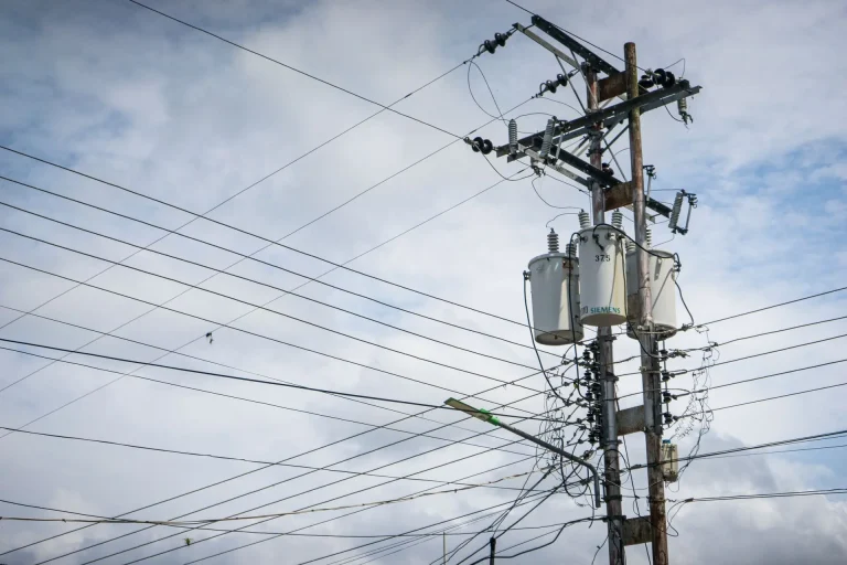Fundelec realiza diagnósticos eléctricos y promueve participación popular en varias comunidades del país