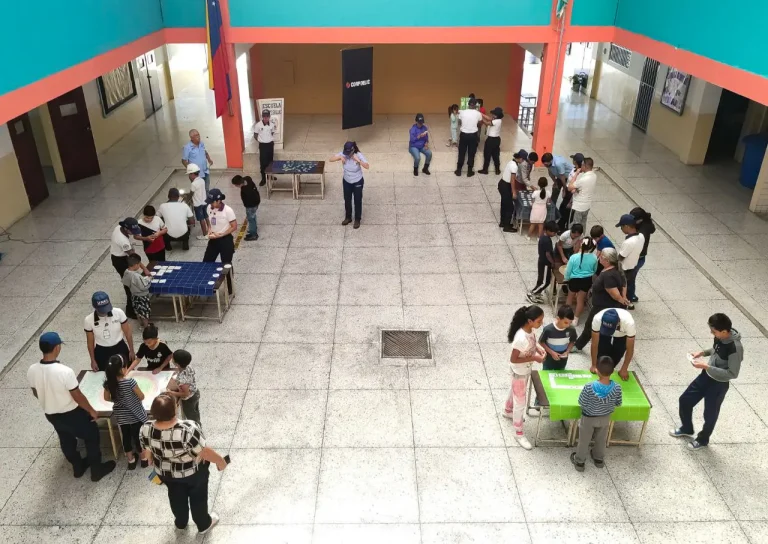 Plan Escuelas Abiertas lleva la enseñanza del ahorro energético a los niños y niñas del país