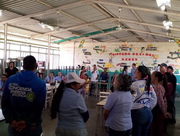 Consejos Comunales de Bolívar se benefician con debate de proyectos de las Mesas Técnicas de Energía