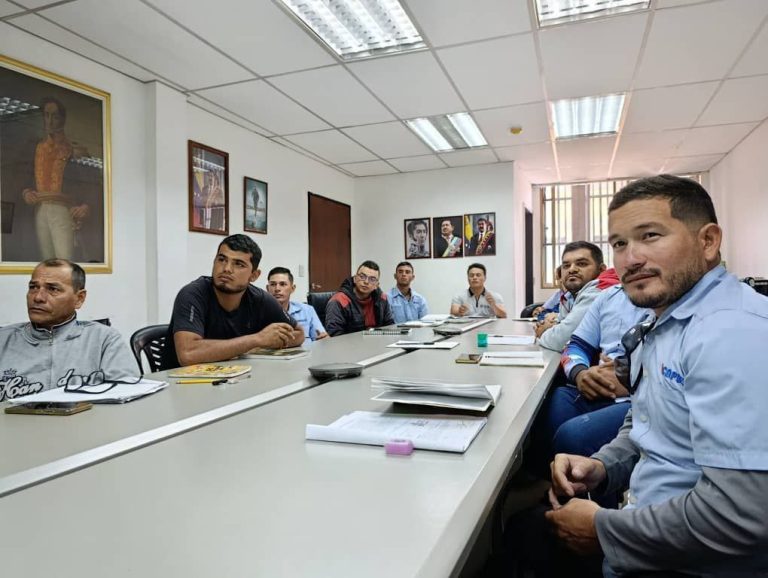 Trabajadores de CORPOELEC reciben inducción en redes de distribución
