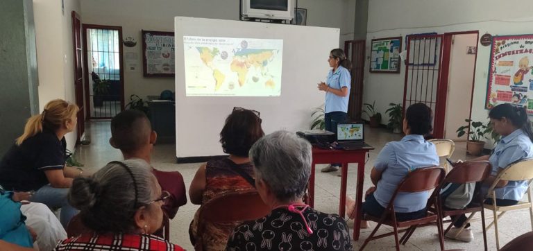 Estudian factibilidad de proyectos solares en centros de salud de Mérida