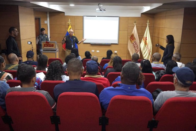 Fundelec imparte foro sobre energías renovables a la Escuela Nacional de la Defensa Pública