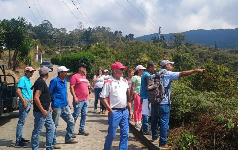 Realizan abordaje eléctrico en comunidades guaireñas