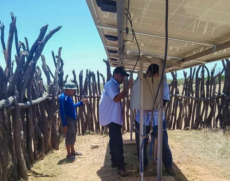 Energía solar garantiza agua potable a 200 familias en La Guajira