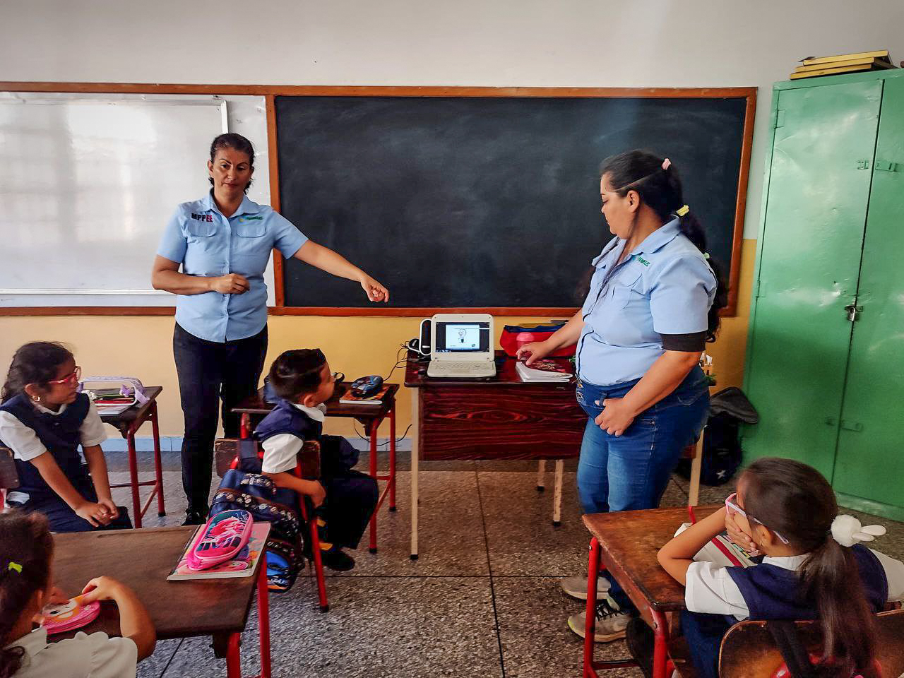 Jornada educativa sobre energías renovables impulsa conciencia ambiental en Mérida