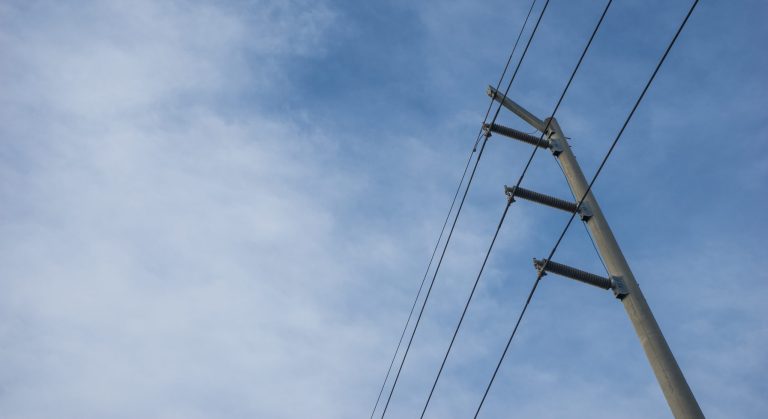 Instalan MTE y acompañan Proyecto Eléctrico en Cojedes