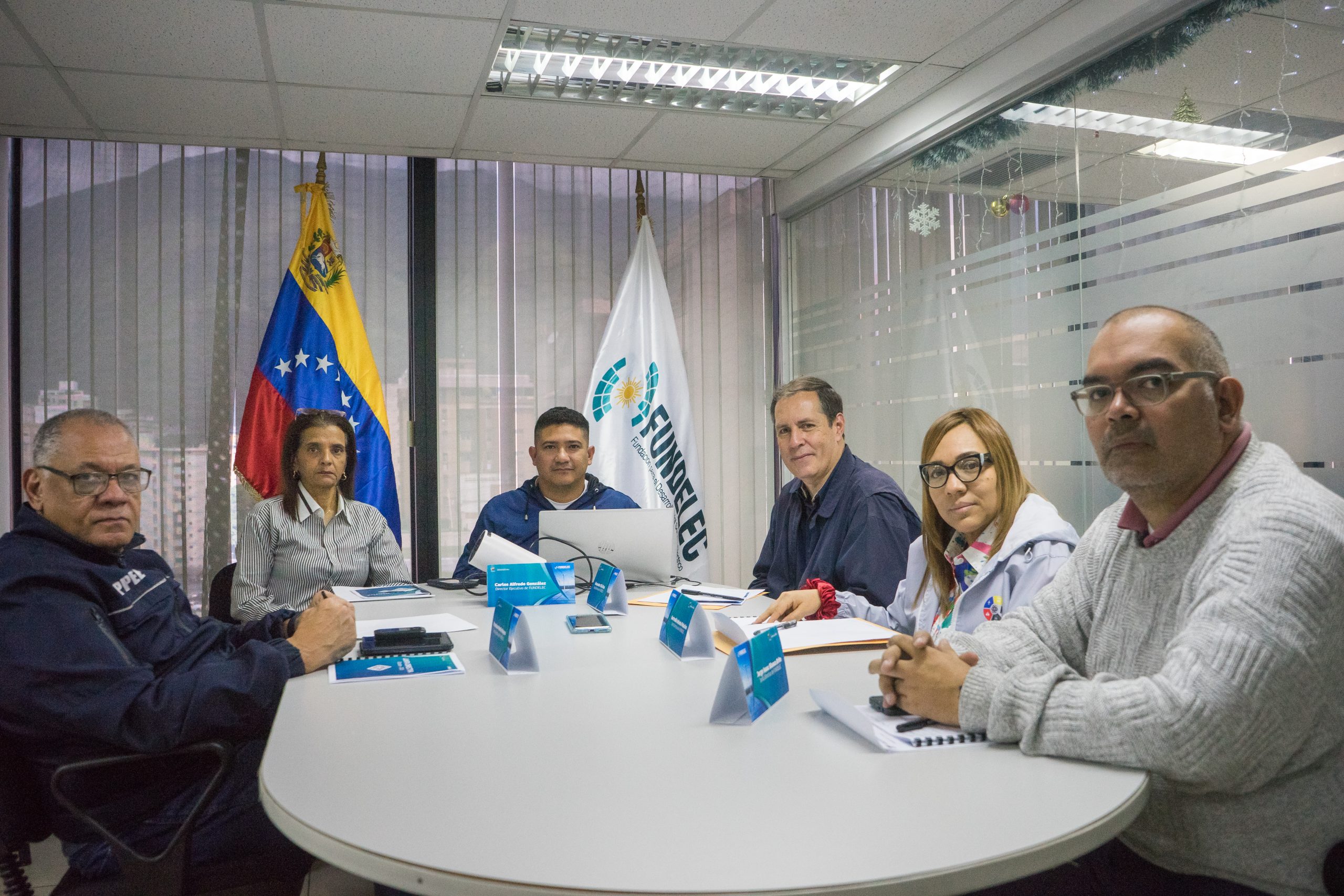Fundelec celebra reunión de junta directiva octubre 2025