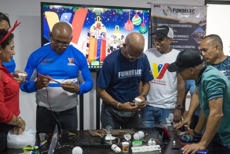 Dictan Taller de Reparación de Bombillos y Luminarias LED