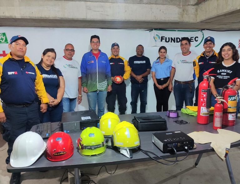 Trabajadores de Fundelec reciben taller de prevención de incendios
