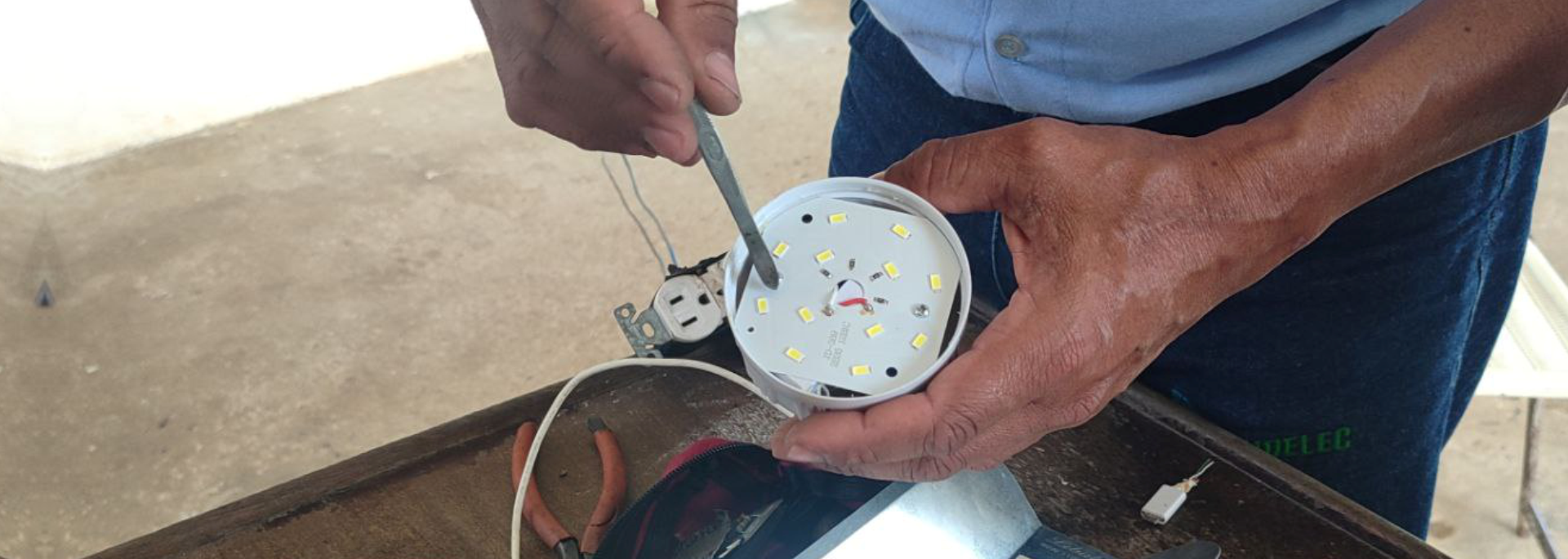 Taller Reparación bombillos y Luminarias Led en Miranda