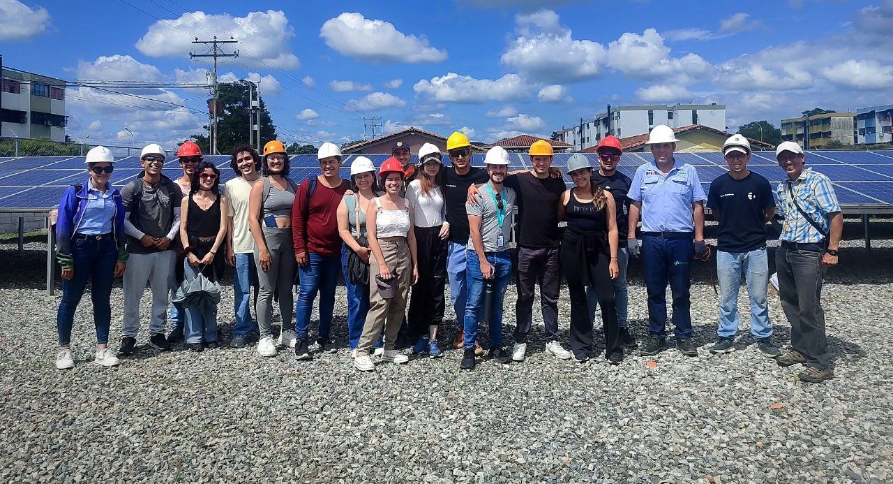 Estudiantes de la ULA se forman en energías renovables
