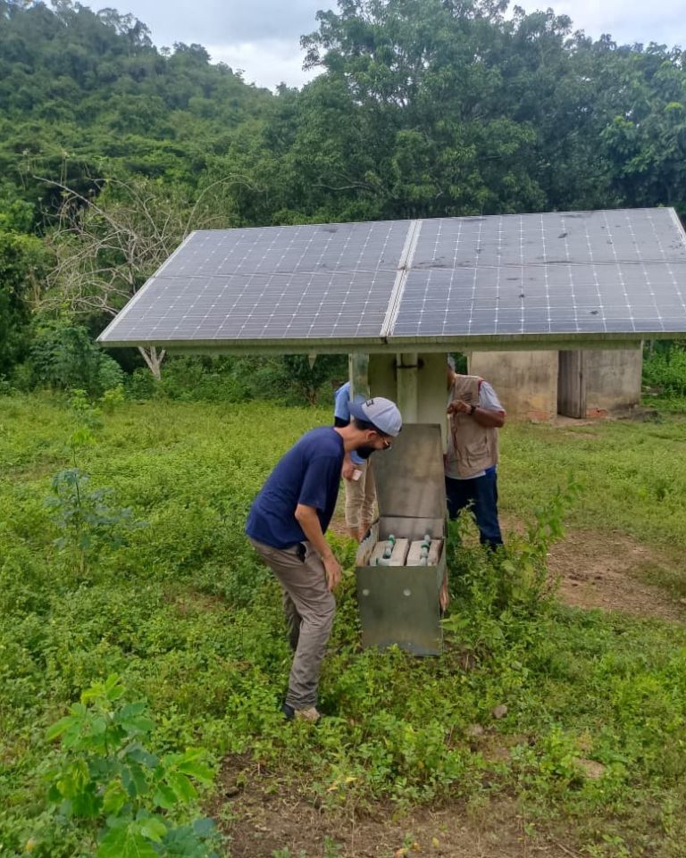 Fundelec supervisa sistemas fotovoltaicos en el estado Miranda