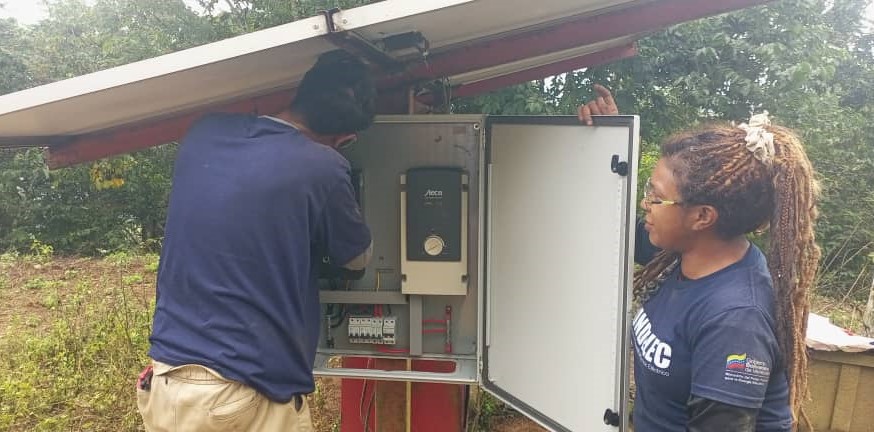 Fundelec recupera sistema fotovoltaico en escuela básica de Guárico