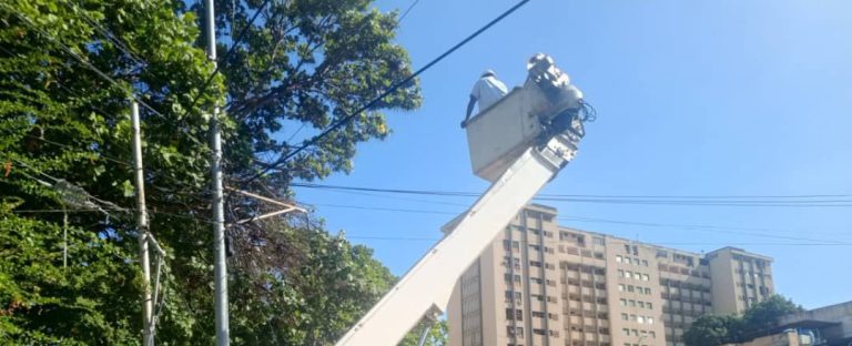 Atención eléctrica en La Guaira