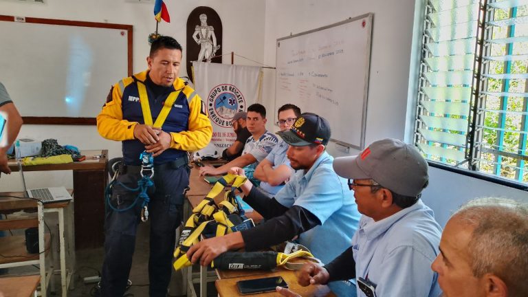 Dictan curso para trabajo seguro y saludable en Mérida