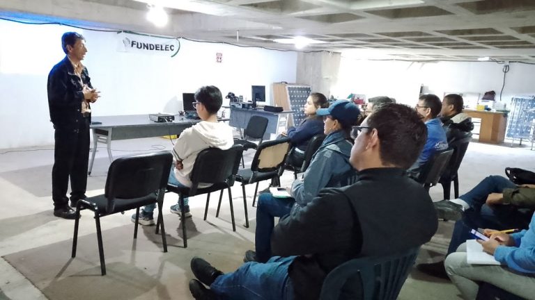 Fundelec se capacita en los fundamentos de la huella de carbono