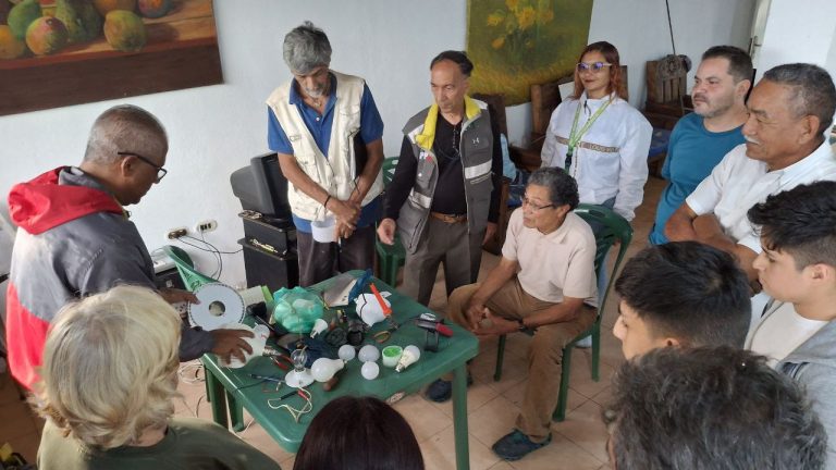 Fundelec realiza jornada de formación eléctrica en Caracas
