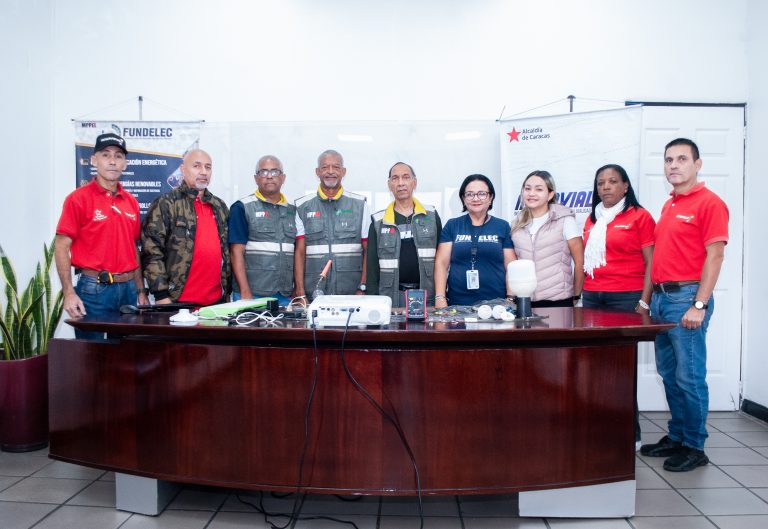 Dictan taller de reparación de luminarias a trabajadores de Intravialca