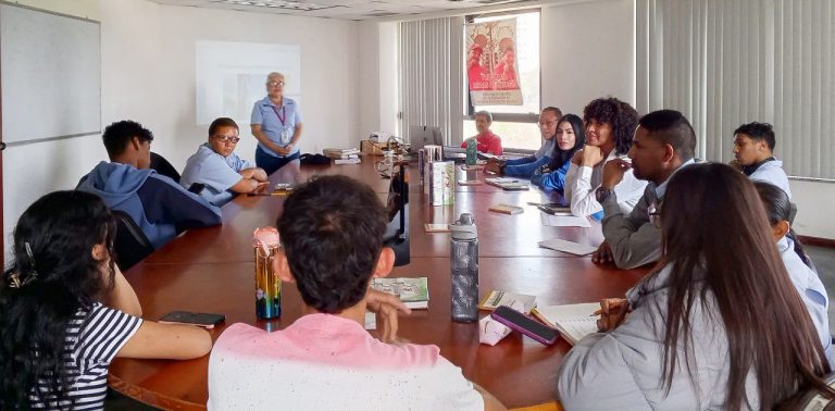 Dictan taller Introducción a las Energías Renovables en el estado Bolívar