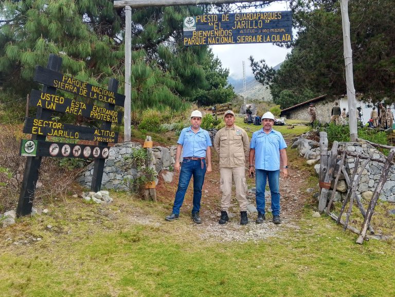 Fundelec realiza mantenimiento a SFV en el Parque Nacional Sierra de La Culata