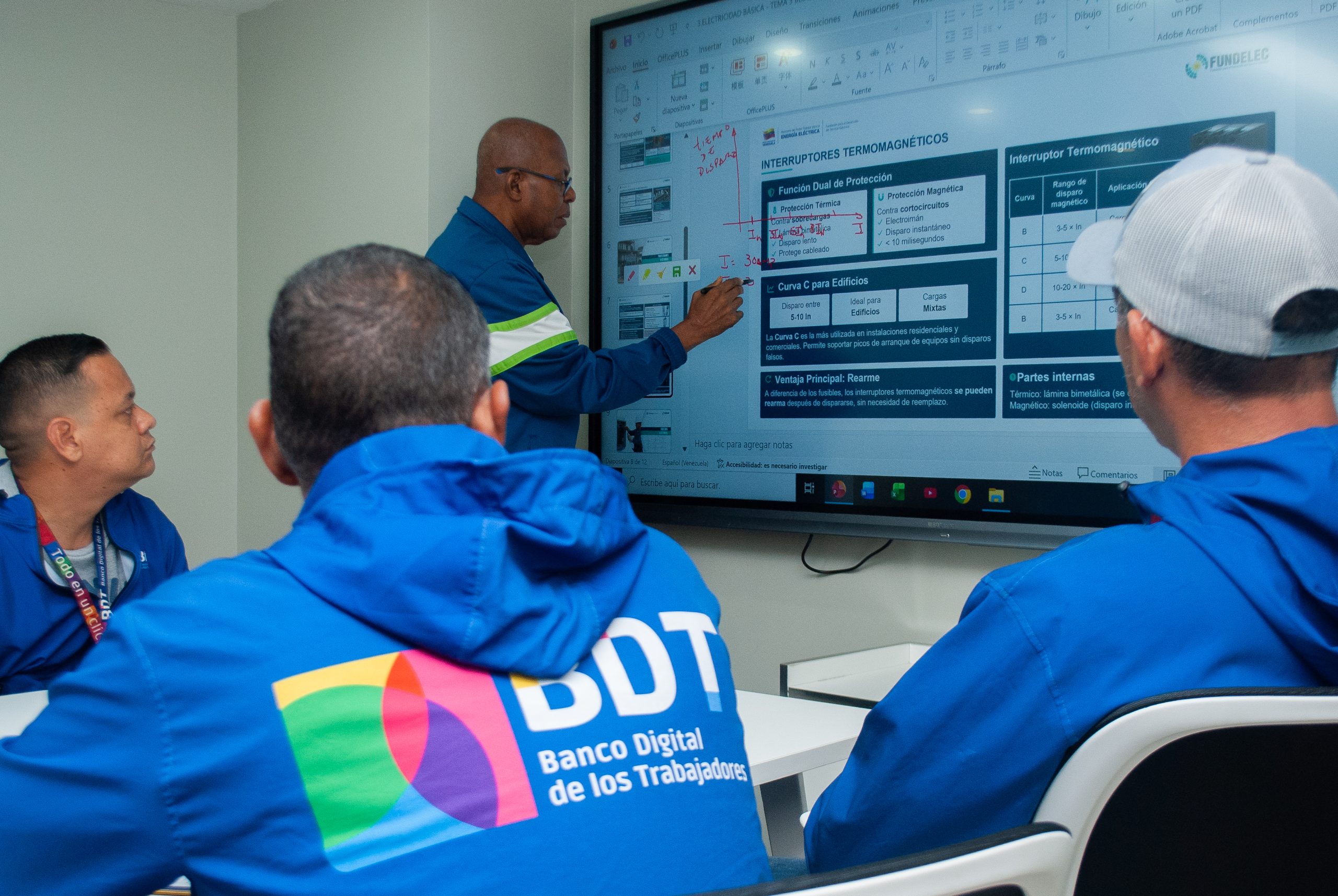 Jornada de formación de Fundelec fortalece capacidad técnica del personal de BDT