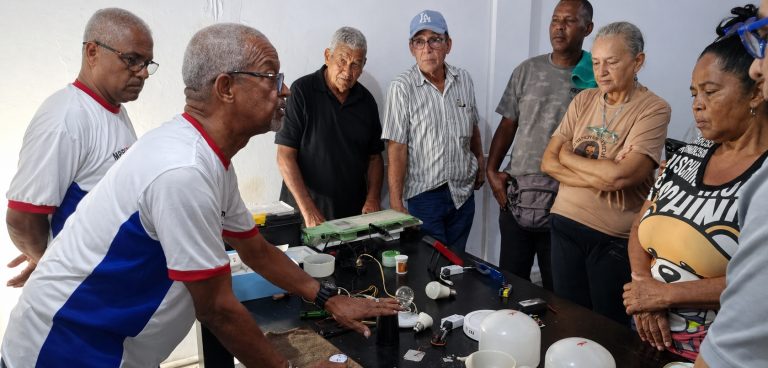 taller de reparación y luminarias LED
