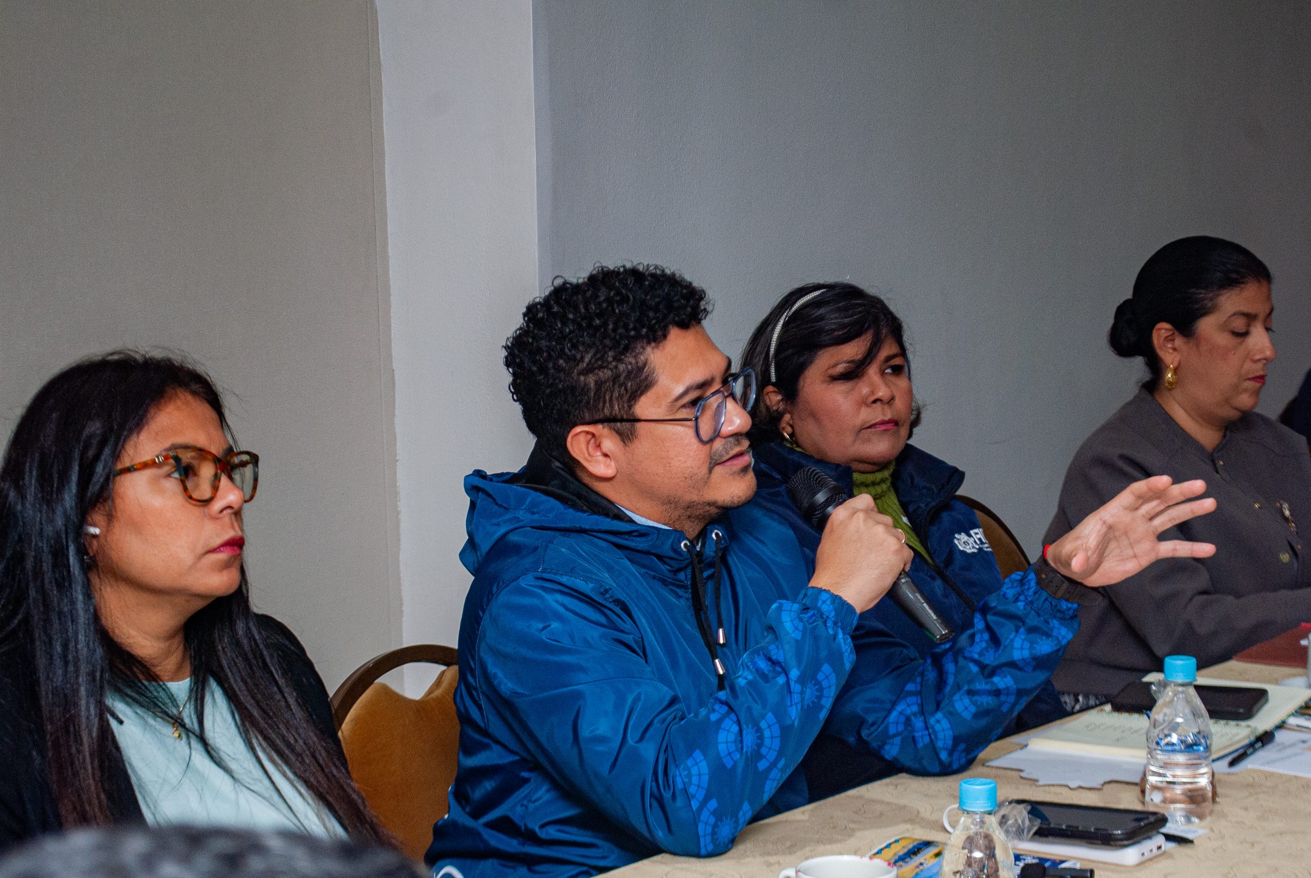 Reunión de trabajo del sector electrico con AVECINTEL