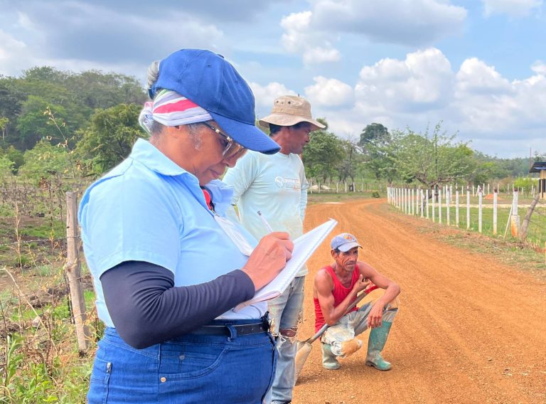 Proyecto de electrificación en Sabana Grande