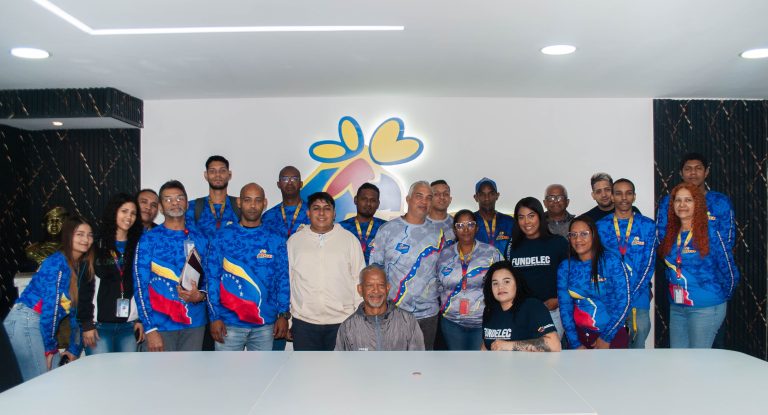 Dictan taller de reparación y luminarias LED en Mercal